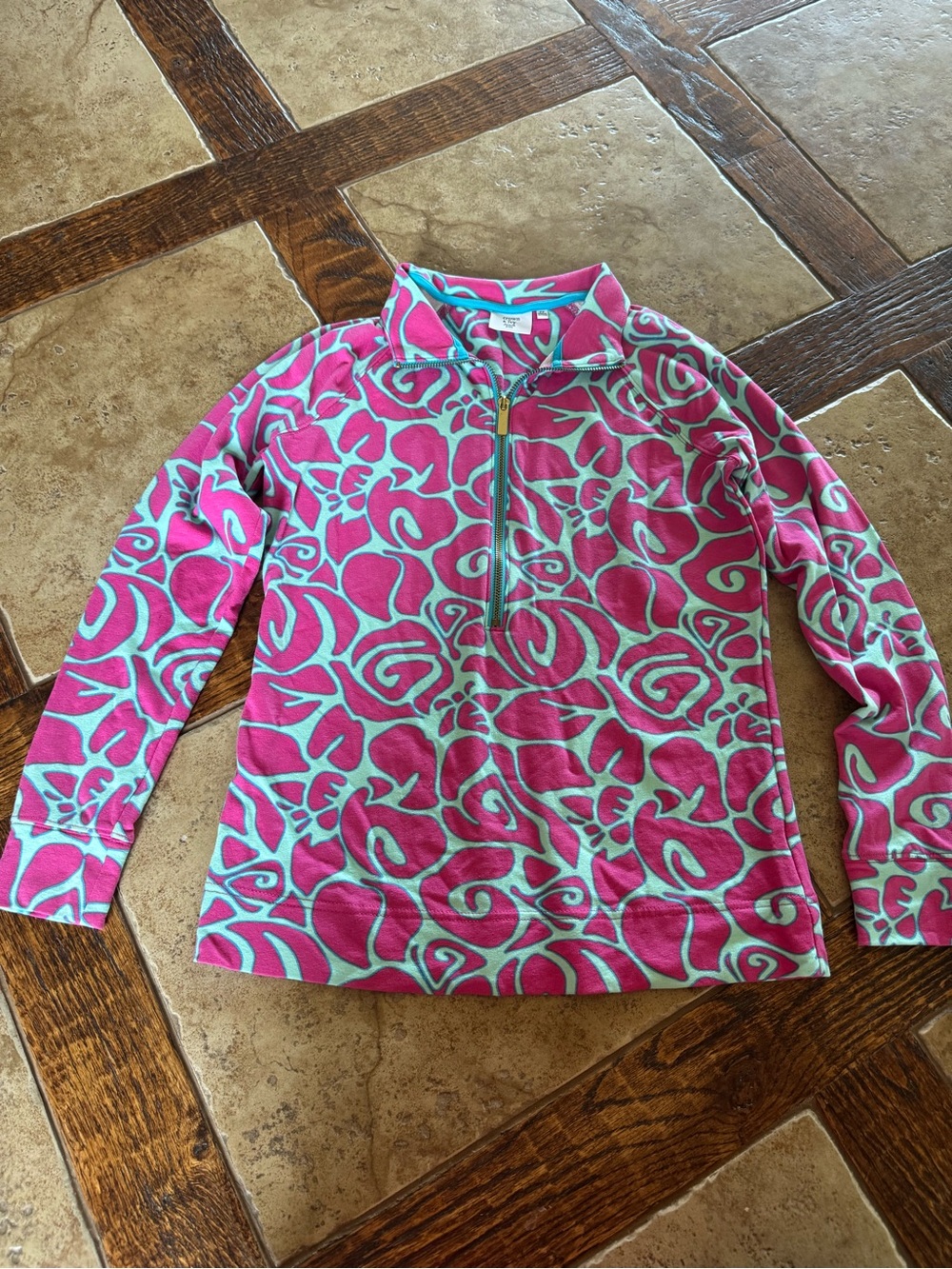Crown and ivy pullover